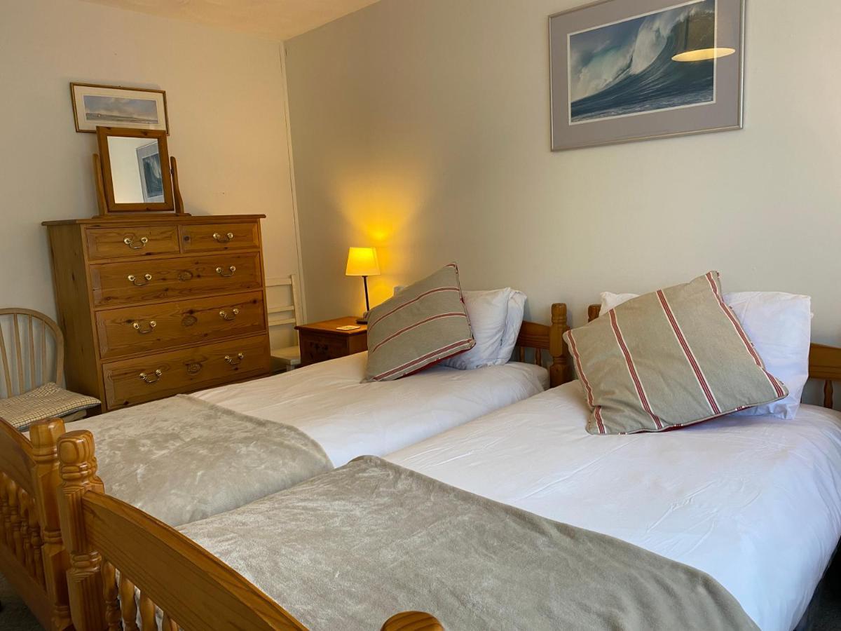 Trafalgar, Lovely Ground Floor Flat With Outside Patio Garden, Minutes Walk To Seafront Seaview Kültér fotó