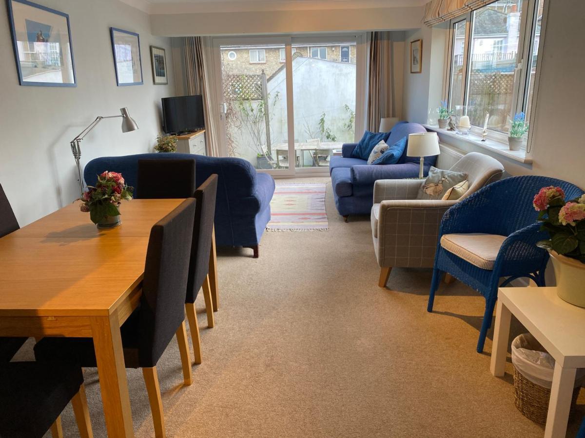 Trafalgar, Lovely Ground Floor Flat With Outside Patio Garden, Minutes Walk To Seafront Seaview Kültér fotó